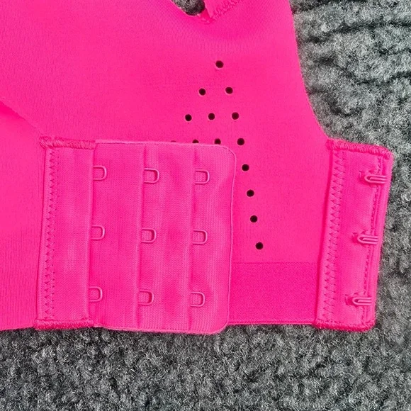Victoria's Secret Women's Size 36D Featheweight Sport Bra Pink Berry Adjustable - Picture 7 of 7